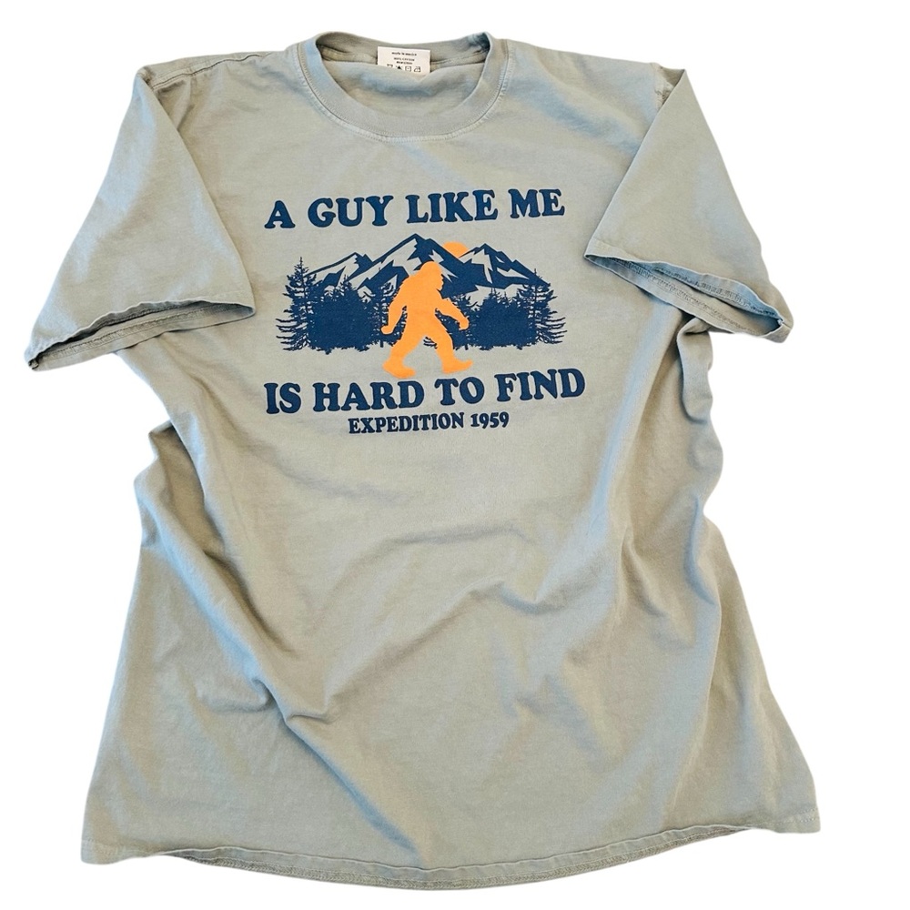 Alaska Chicks Sasquatch Bigfoot Shirt Mens Medium - Picture 3 of 6